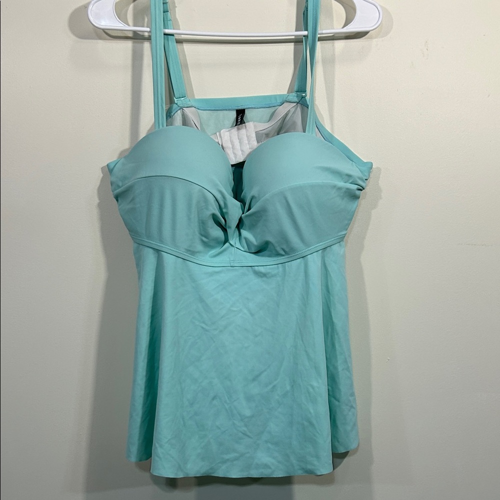 Torrid mint green swim top size 2D/DD